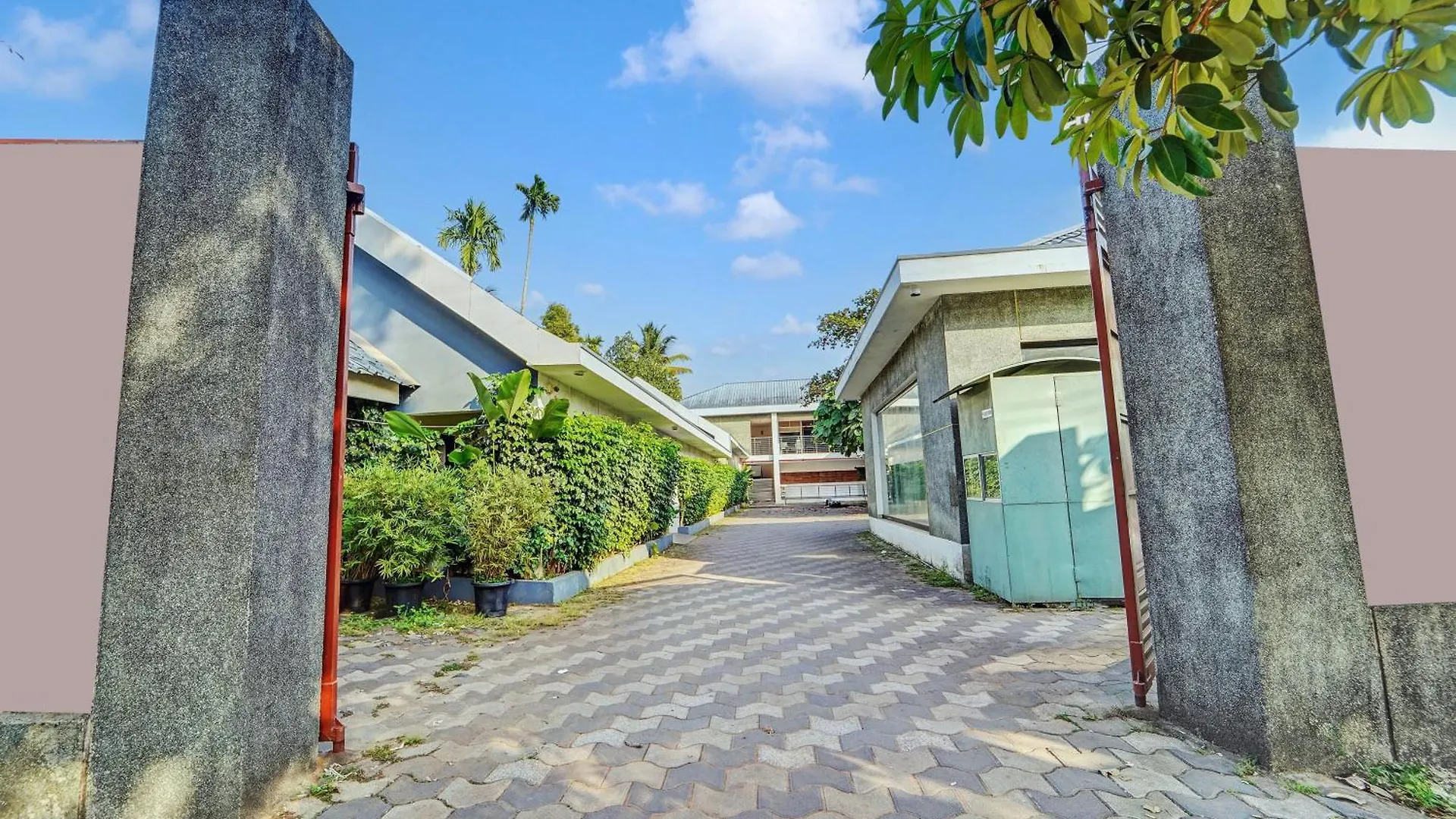 Super Collection O Kalady Near Airport Hotel Alwaye 3*,  India